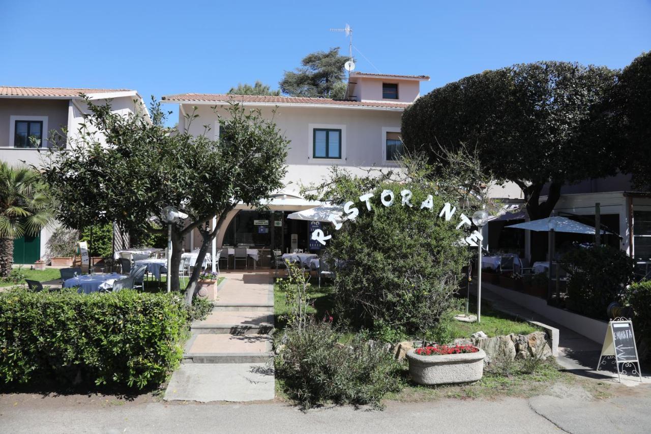 Hotel Vulci Монталто ди Кастро Екстериор снимка