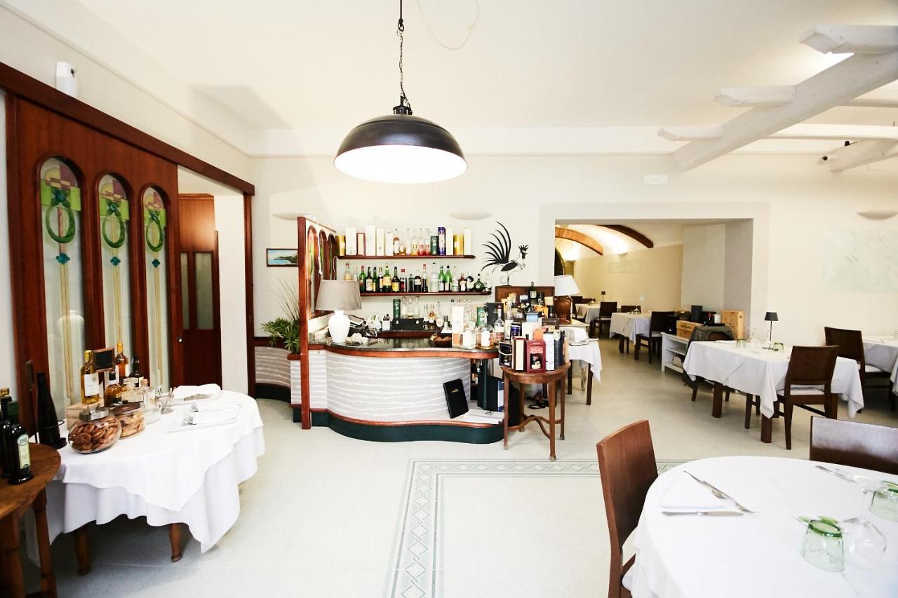 Hotel Vulci Монталто ди Кастро Екстериор снимка